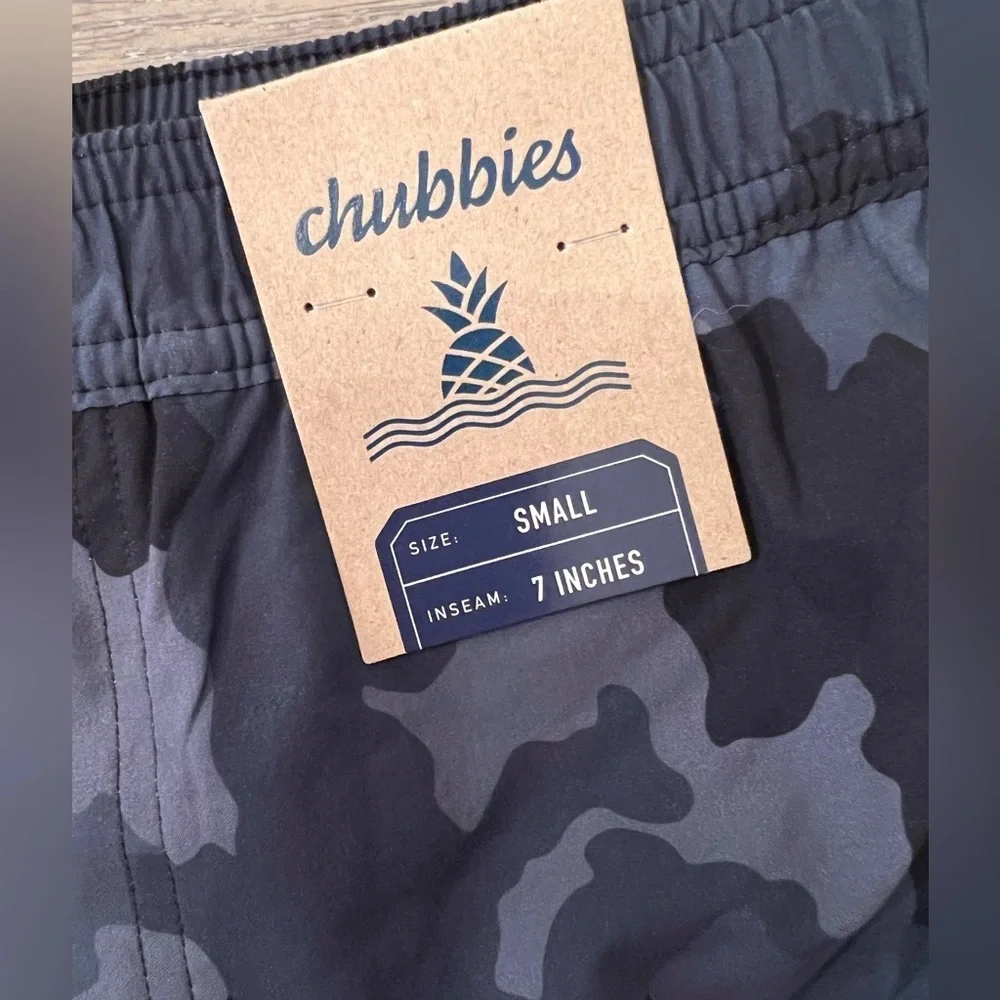 NWT Chubbies Men’s The Camo Glows 7” Performance Shorts in Black/Grey Camo in S - Picture 7 of 7